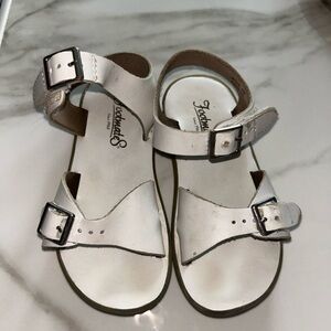 FootMates Classic White Kids Sandals